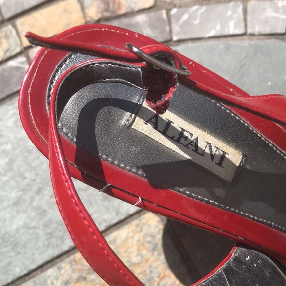 Alfani Red shoes not sure size 9.5 or 10 - Picture 3 of 3